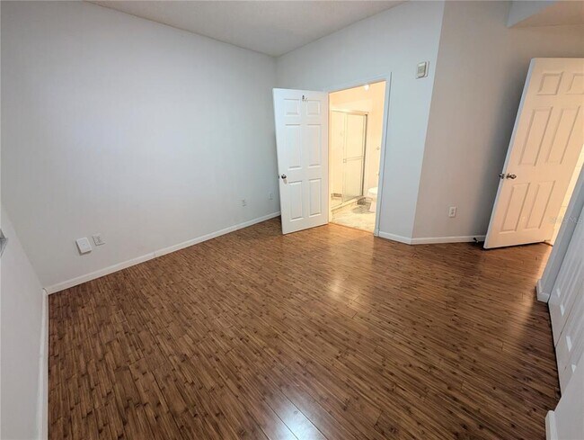 Building Photo - 5001 Baraldi Cir