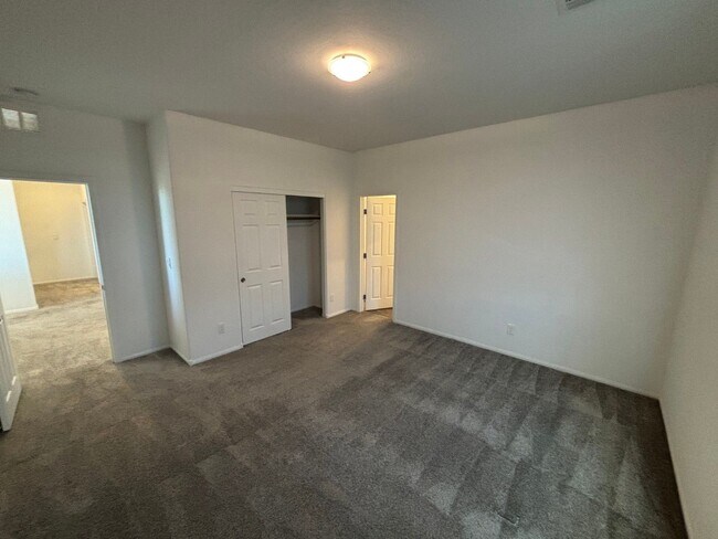 Building Photo - Charming 3-Bedroom Home with Spacious Back...