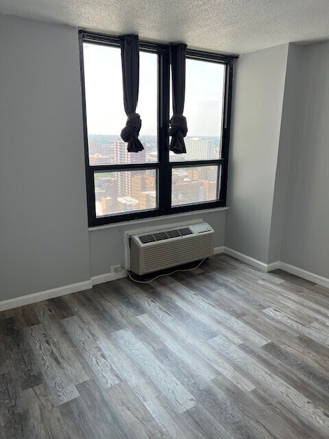 Building Photo - 5100 N Marine Dr