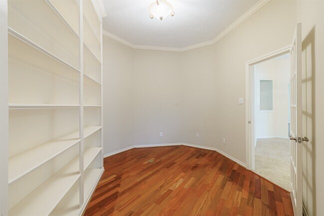 Building Photo - 11102 Dawson Springs Dr