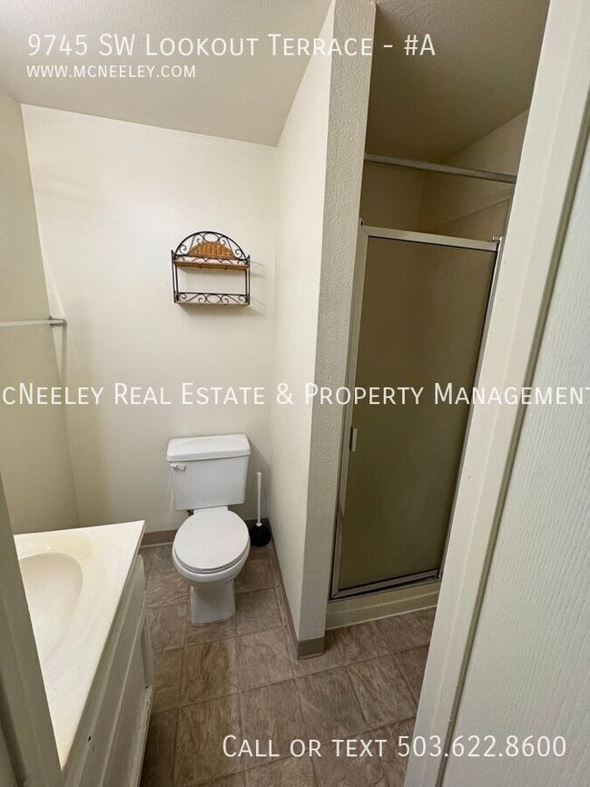 Building Photo - 9745 SW Lookout Terrace