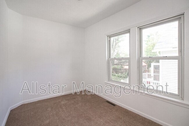 Building Photo - 736 Bettes Ave