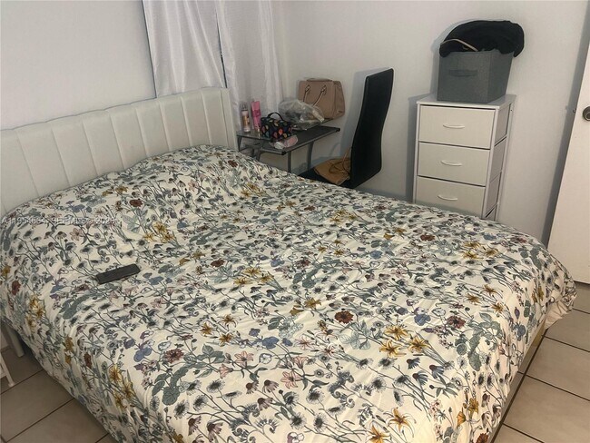 Building Photo - 526 NW 114th Ave