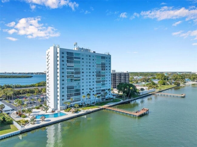 Building Photo - 7200 Sunshine Skyway Ln S