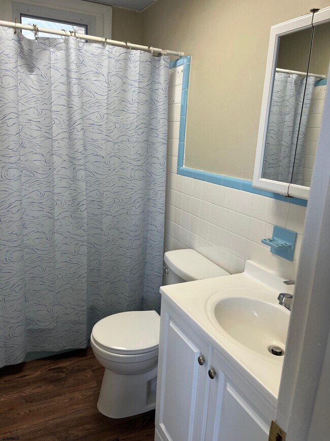 Building Photo - 7223 Ventnor Ave