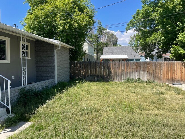 Building Photo - 2 Bed 2 Bath Provo House