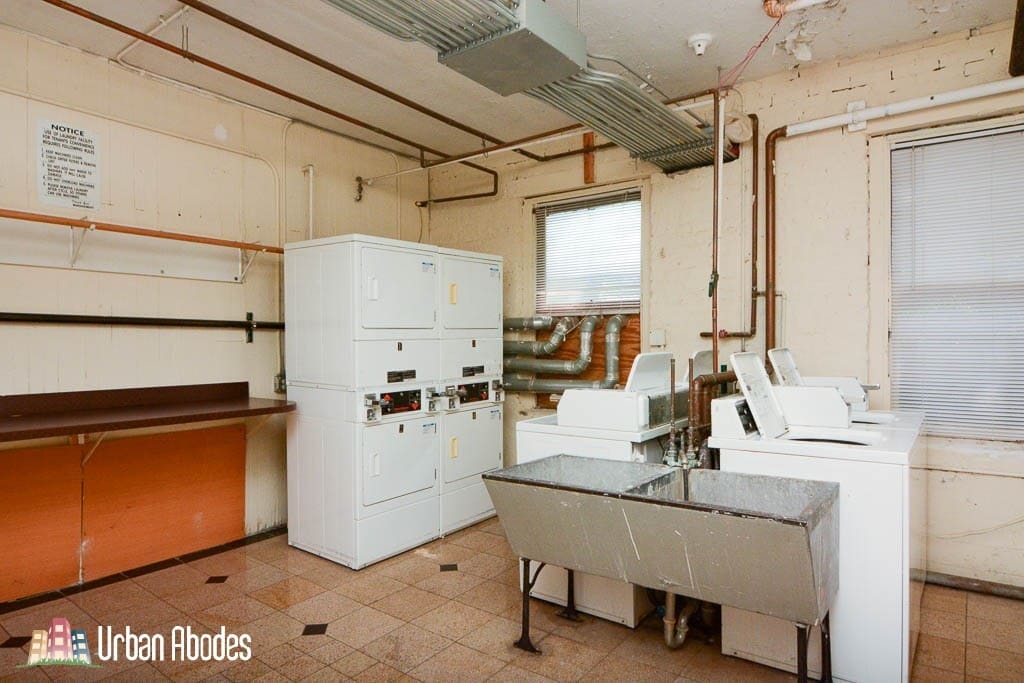 Building Photo - 4627 N Paulina St