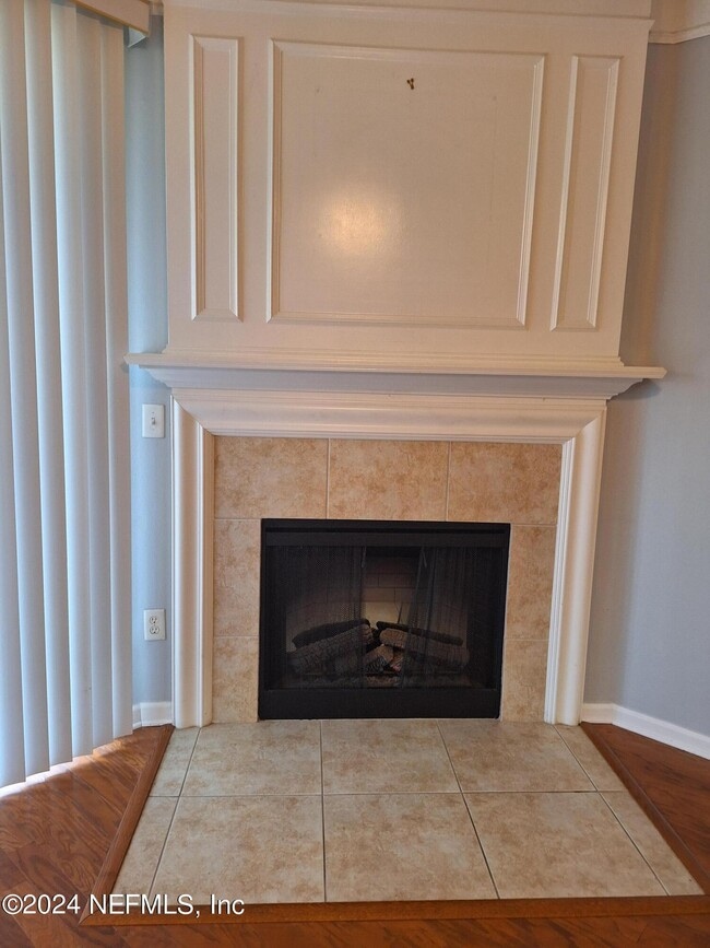 Building Photo - 11172 Castlemain Cir W