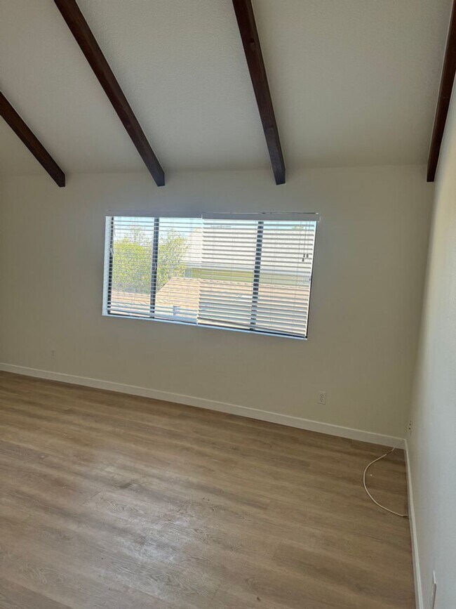 Building Photo - 023rd St 1253