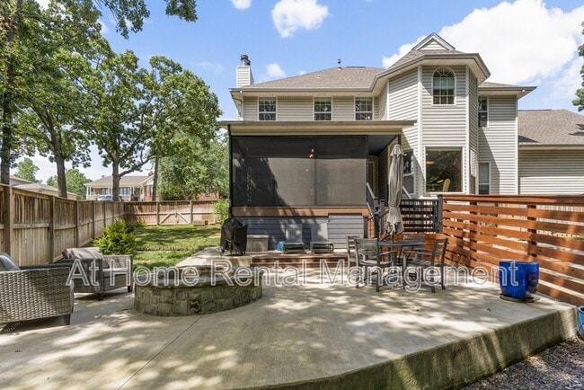 Building Photo - 1220 Renaissance Dr