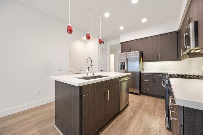 Building Photo - Modern 3-Bedroom Condo in Prime Azusa Loca...