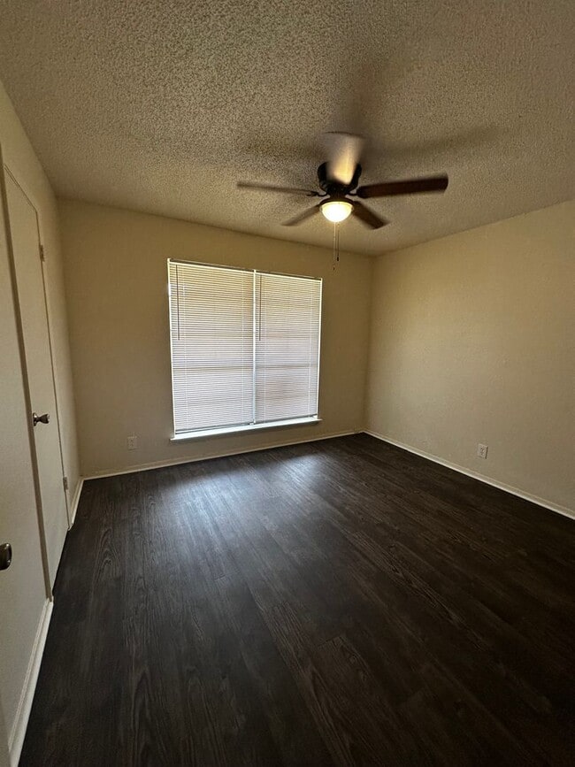 Building Photo - 312 Tammy Lynn Dr