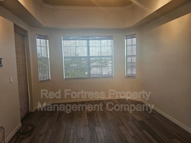 Building Photo - 1789 Four Mile Cove Pkwy