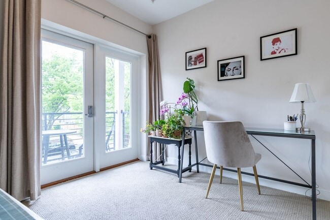 Building Photo - Beautiful 2 Bed/2 Bath Condo Rental - Conv...