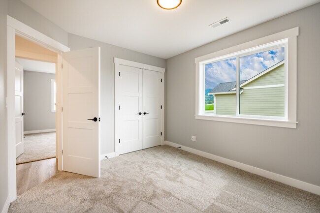 Building Photo - 1517 Hovel Rd