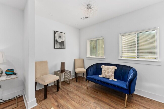 Building Photo - 2874 Grand Ave SW