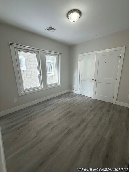 Building Photo - 86 Fayston St