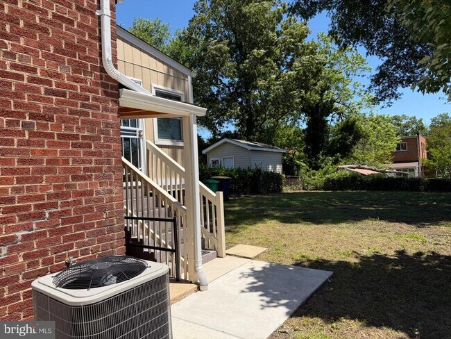 Building Photo - 8315 Navahoe Dr