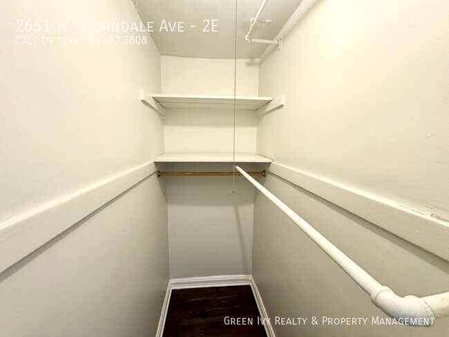 Building Photo - 2651 W Thorndale Ave