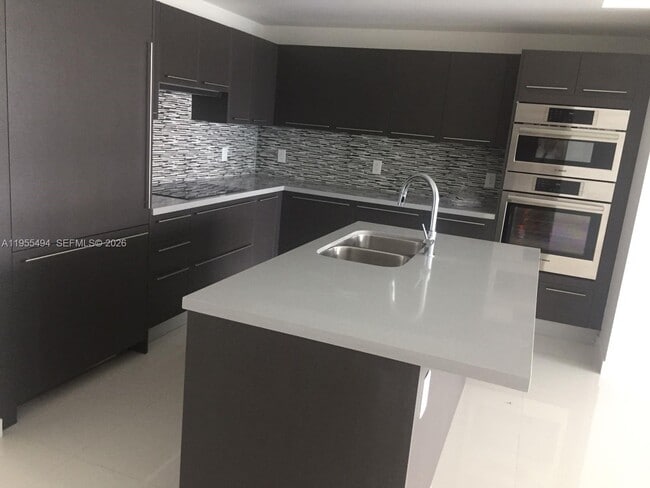 Building Photo - 7751 NW 107th Ave