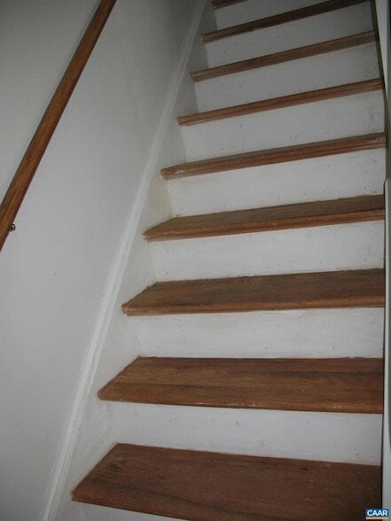 Building Photo - 270 Albert Ct