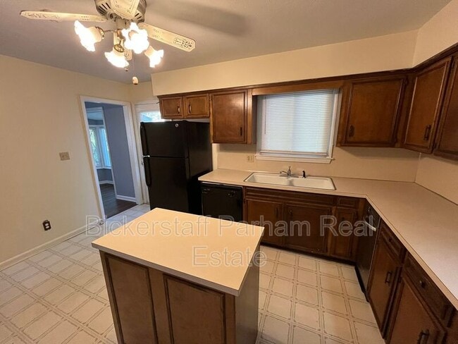 Building Photo - 4027 Canady St