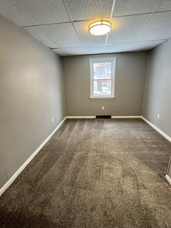 Building Photo - 315 Oak Ave SE