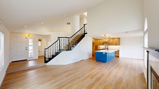 Building Photo - Beautiful 3 Bedroom Home in Eastside Costa Mesa