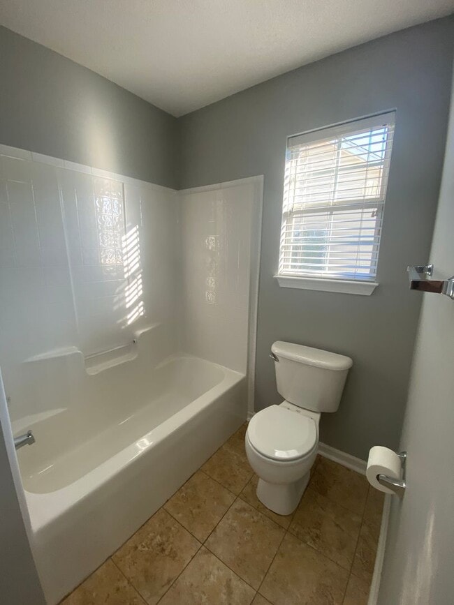 Building Photo - 221 Stirling Bridge Dr