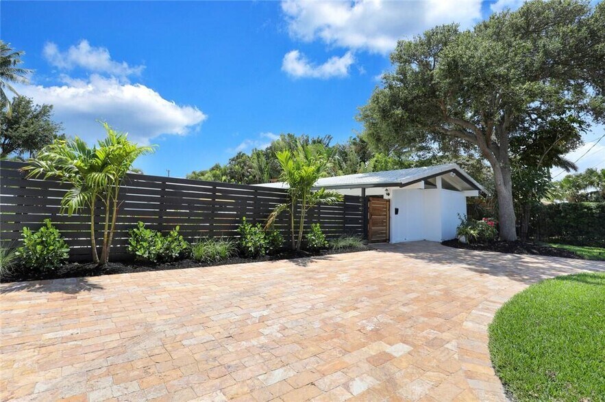 Building Photo - 278 Tropic Dr