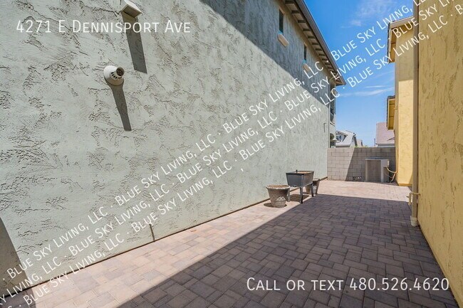 Building Photo - 4271 E Dennisport Ave
