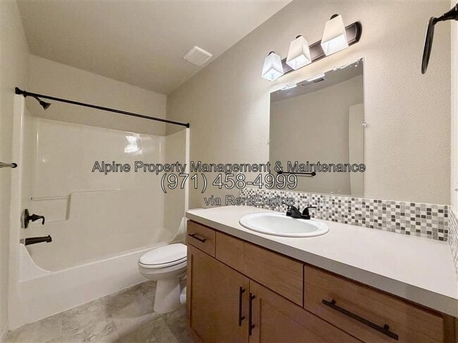 Building Photo - 13119 SW 154th Ave