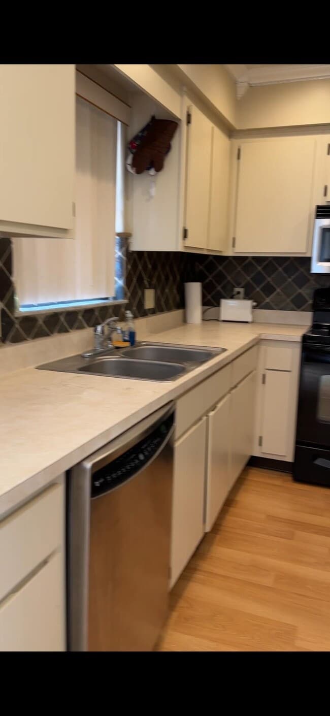 Building Photo - 3420 Harrow Ln