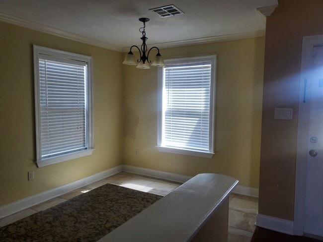 Building Photo - Gorgeous 3 bedroom 2 bathroom brick home