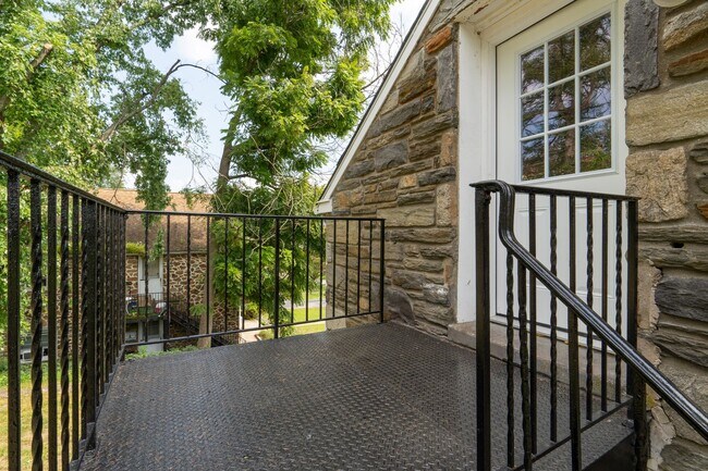 Building Photo - Rare 4 bed Gem in Marple Newtown