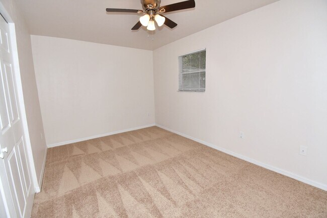 Building Photo - Charming 3/1 House