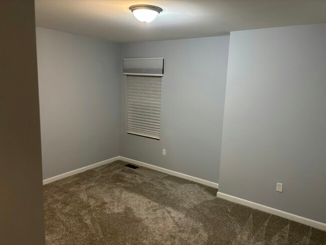 Building Photo - 2142 Hidden Ridge Dr