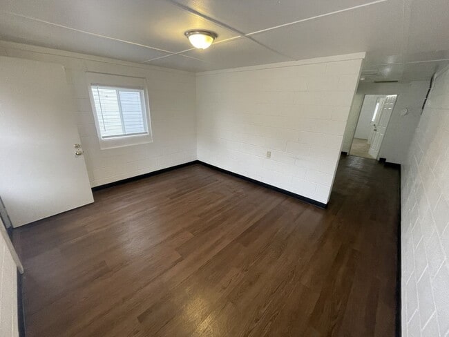 Building Photo - 1 Bd 1 Ba Duplex