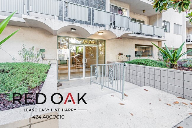 Building Photo - 319 S Clark Dr