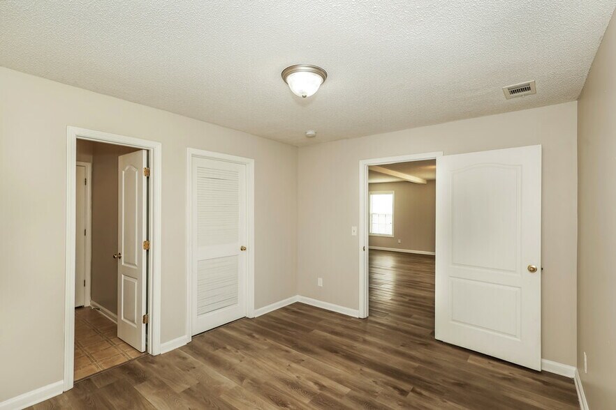 Building Photo - 1906 Dalton Way