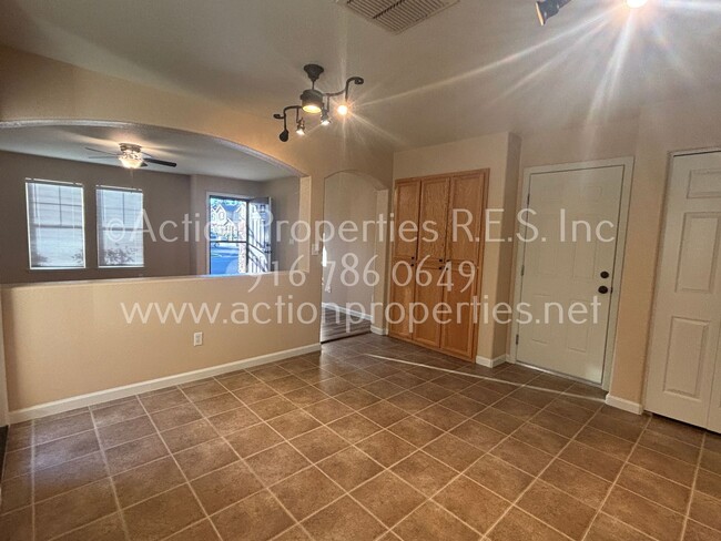 Building Photo - West Roseville LongMeadow 2 Gated, Single ...