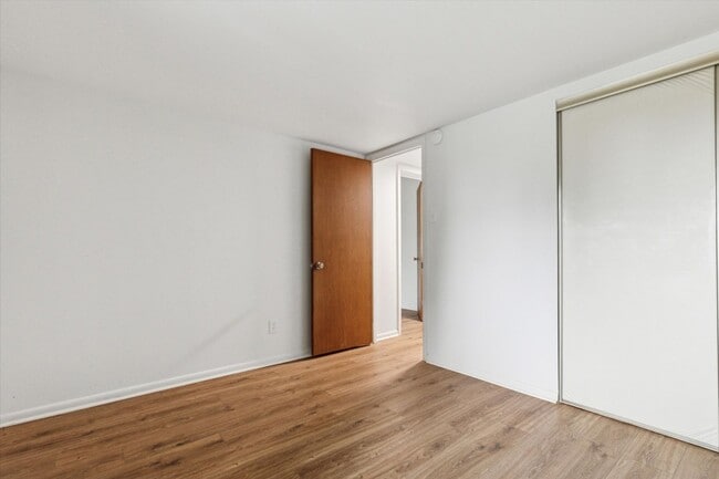 Building Photo - Available Immediately – 2B/1B First-Floor ...