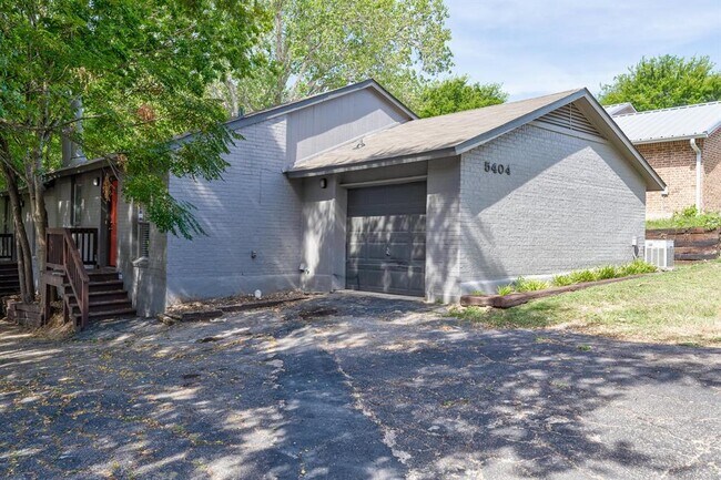 Building Photo - 5404 Atascosa Dr