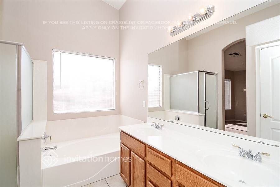 Building Photo - 8751 W Adam Ave