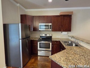 Building Photo - 610 Meadow Arbor Ln