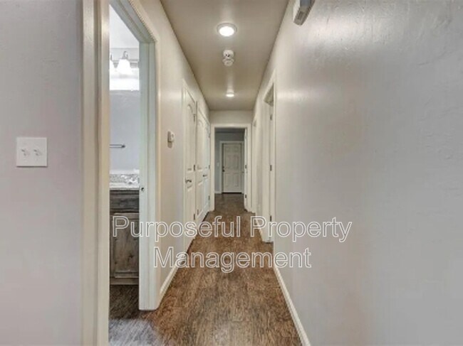 Building Photo - 4313 Edinburg Way