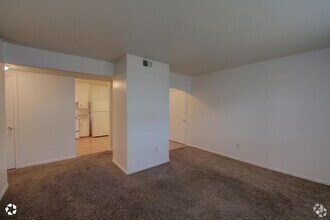 Building Photo - 1415 W Maple Ave