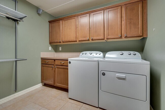 Building Photo - 9600 Colbert Cove