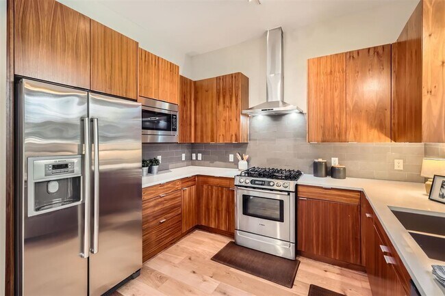 Building Photo - 2515 Durwood St