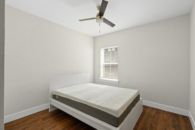 Building Photo - 3128 Lubbock Ave